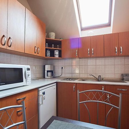 Апартаменты Lujza Apartman Goedoello Экстерьер фото