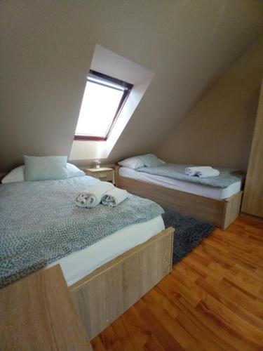 Апартаменты Lujza Apartman Goedoello Экстерьер фото