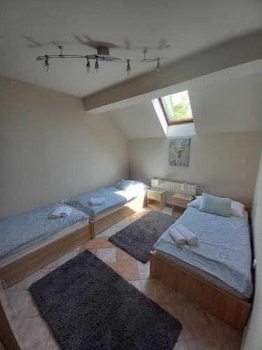 Апартаменты Lujza Apartman Goedoello Экстерьер фото